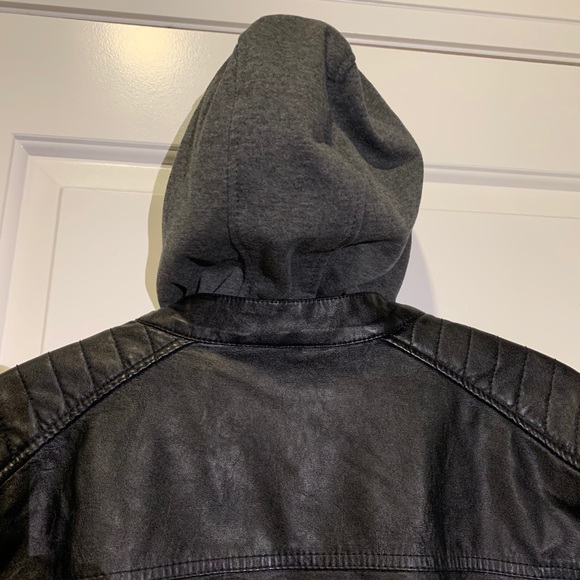 Boys cool jacket 😎 - Picture 8 of 8